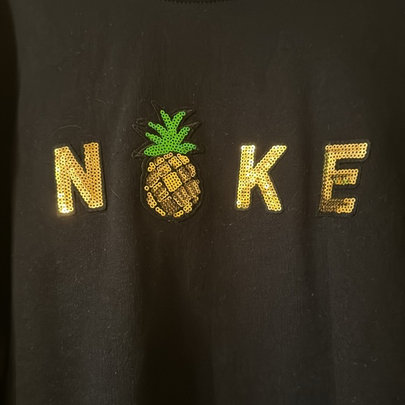 Homemade black crewneck sweatshirt - Picture 2 of 3